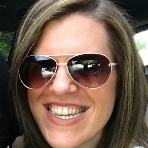 Meet your Posher, Laura